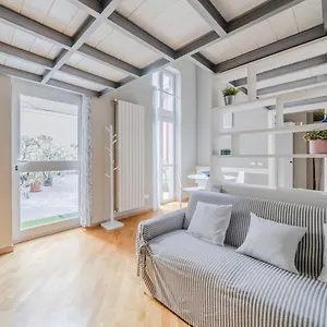 https://amazing-milan-loft-350-m-far-from-dateo-station.italymilanhotels.net